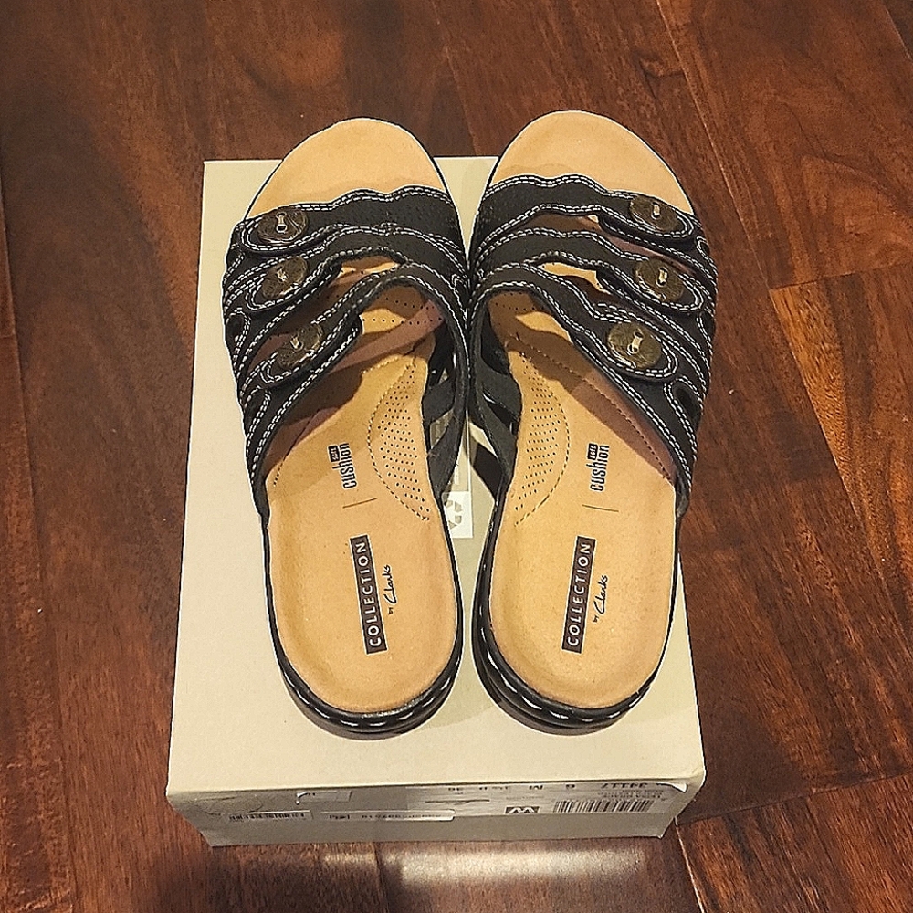NEW Clark's Comfort Sandels